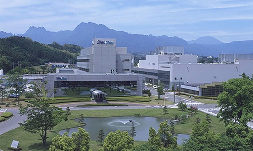 新研究棟が建設されるシリコーン電子材料技術研究所