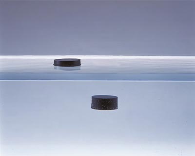 水に浮く低密度シリコーンゴム成形品